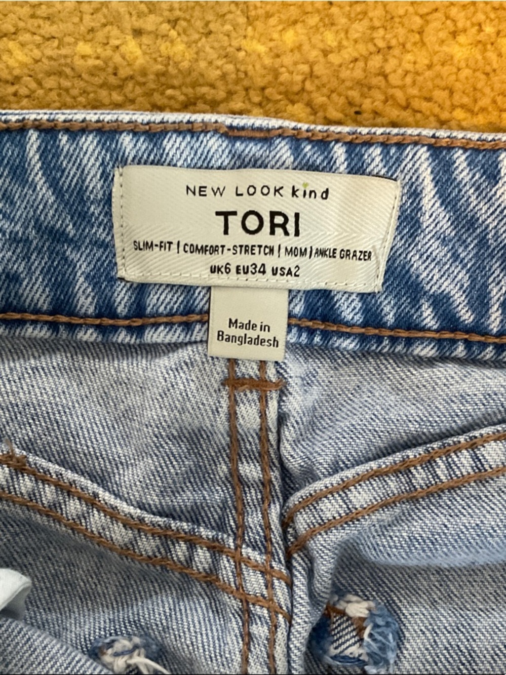 High-Rise Strigid Mom Jeans - Picture 5 of 8
